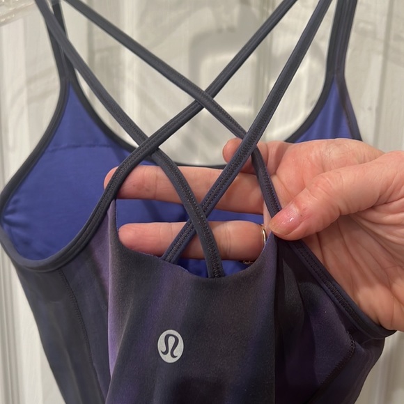 Lululemon tank like new with built in bra - Picture 3 of 4